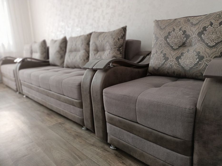 Продаю диван тройка