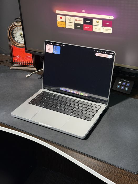 MacBook Pro M5 16GB / 1TB - Silver как новая