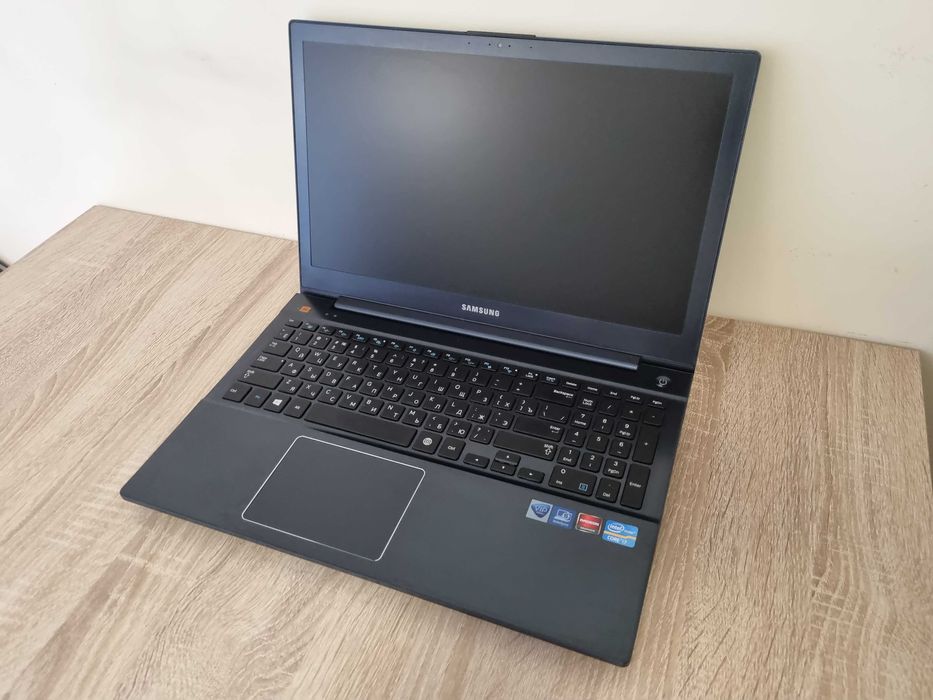 Лаптоп Samsung ATIV Book 8 NP-870Z5E-X01