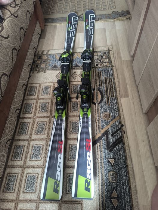 Skiuri Elan de race Sl