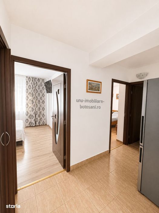 Apartament cu 3 camere decomandat – Zona Stejari, Botoșani - 74,32 Mp — fotografia 3
