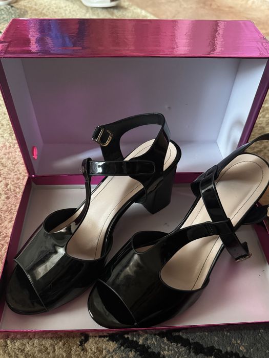 Босоножки 38 размер