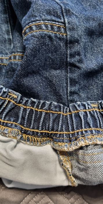 Продам детские джинсы