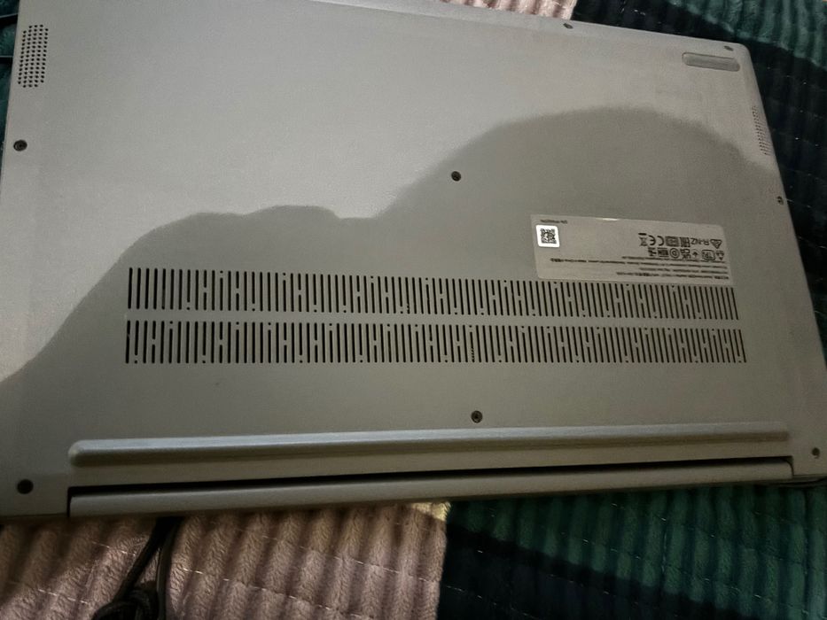 Рабочий ноутбук Lenovo срочно хочу отдать за 195 к