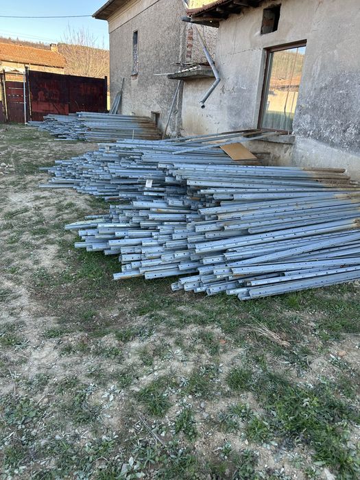 Stalpi galvanizati pentru gard si vie