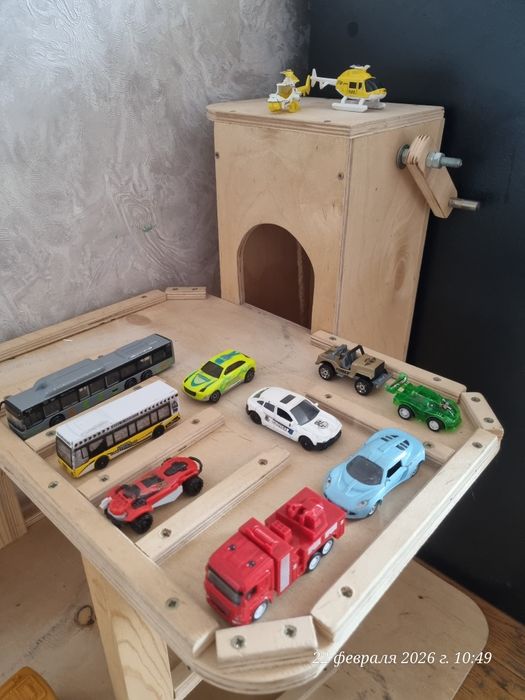 Продам парковка для машинок