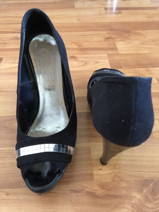 Продам кожаные черные туфли