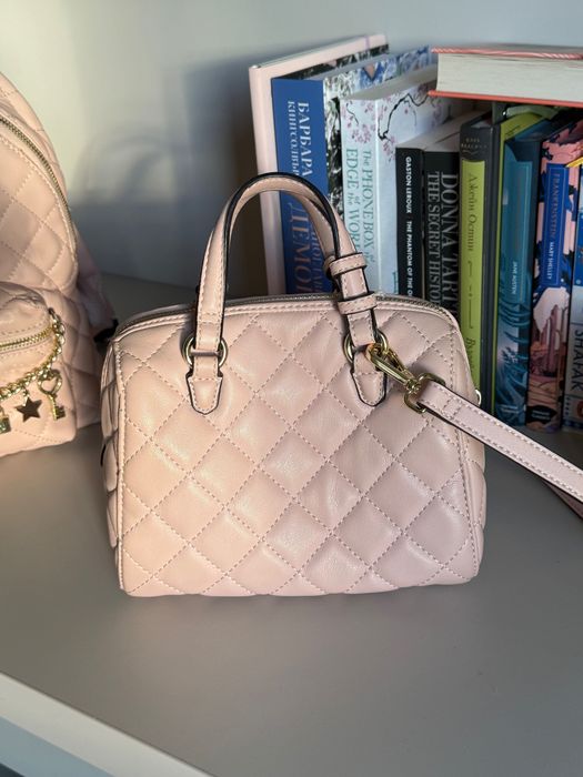 Дамски Guess чанти