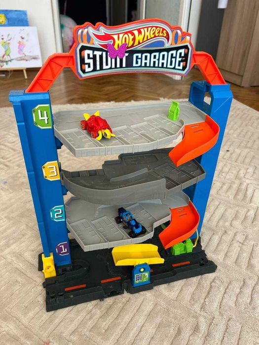 гараж Hot Wheels