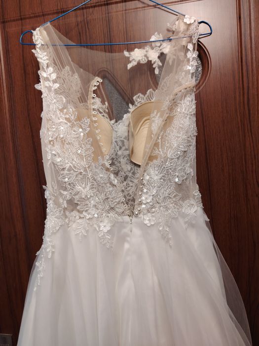 Vand rochie de mireasa