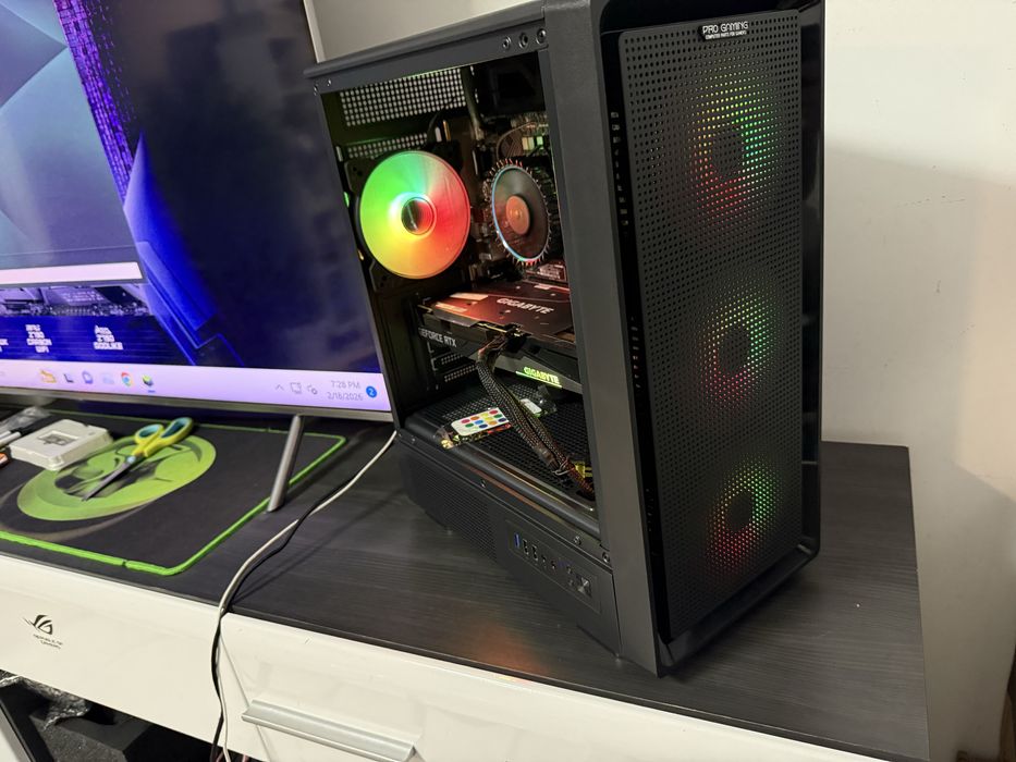 Vand schimb PC Gaming i5 13400 16Gb RTX 4060Ti SSD 500Gb 2 ani Garanti