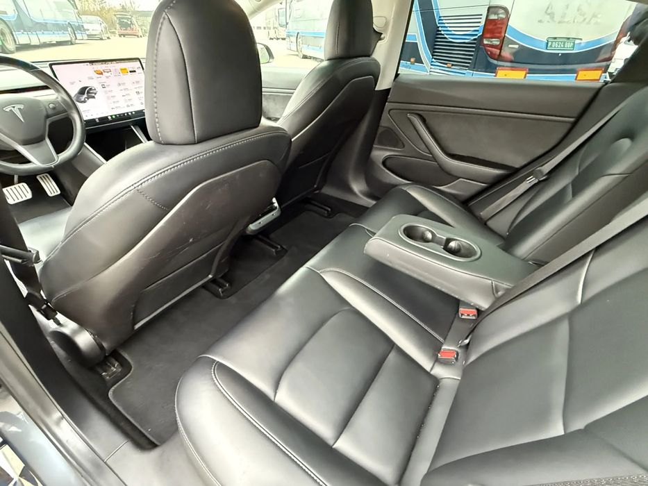 Tesla Model 3 Performance /2019/ 530 cp