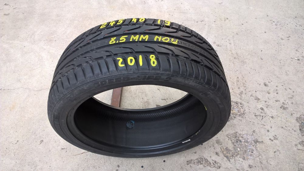 O anvelopa noua de vara 245 40 19 semperit speed life