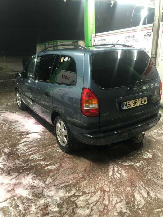 Vand sau schimb opel zafira
