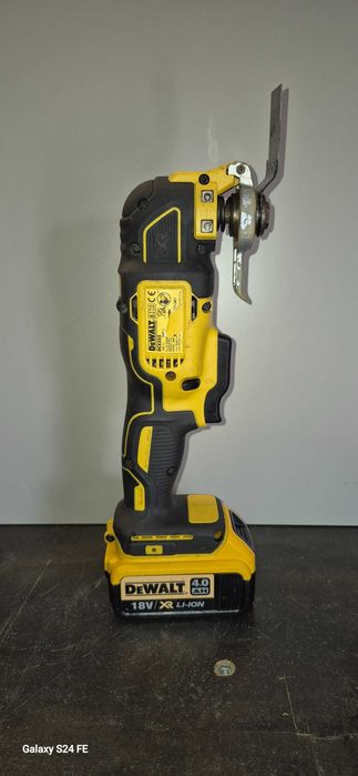 Multifunctional oscilant DeWALT