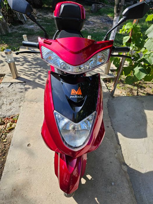 Vand scuter electric