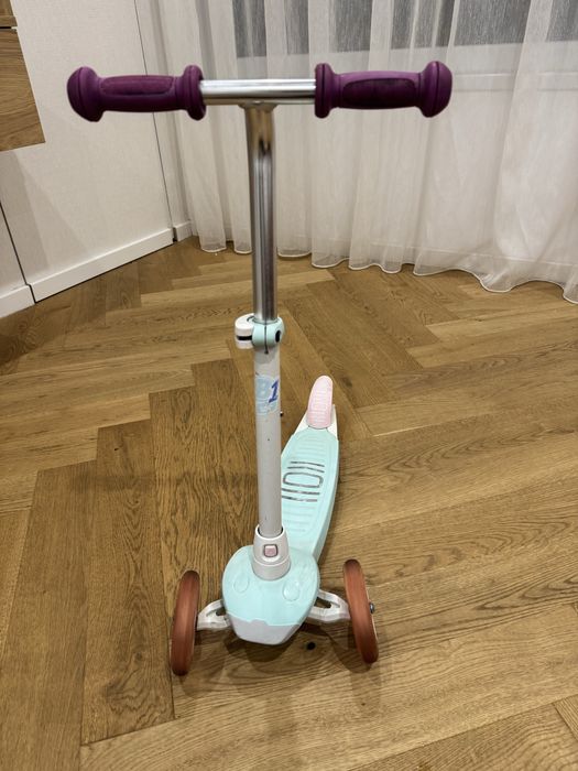 Trotineta Oxelo B1 500 3 roti cu lumini in fata