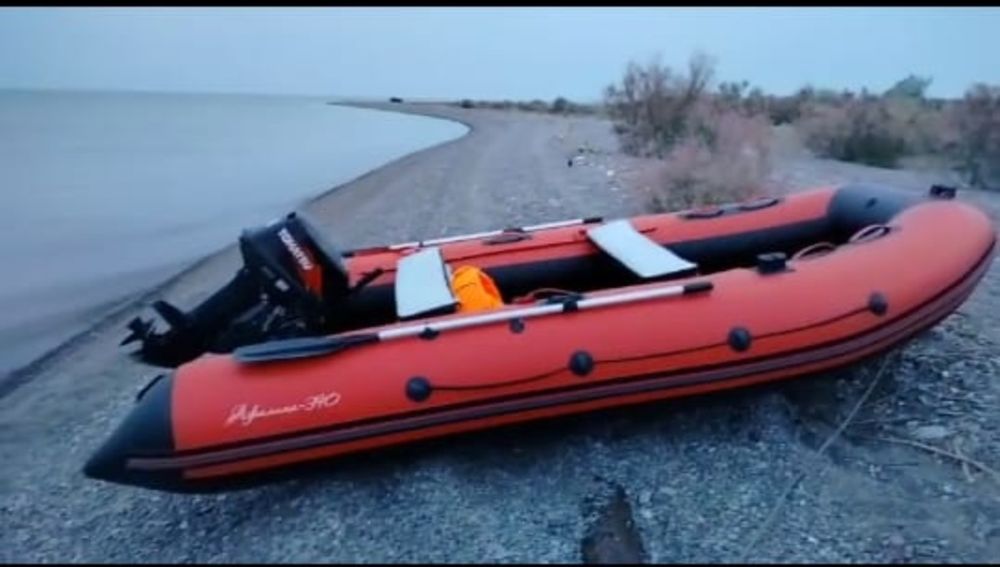 Лодка 3.9 с мотором 18