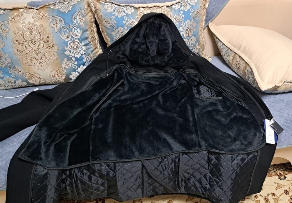 Продается новое мужское пальто