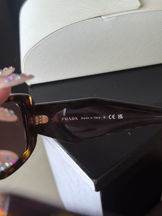 Слънчеви очила Prada