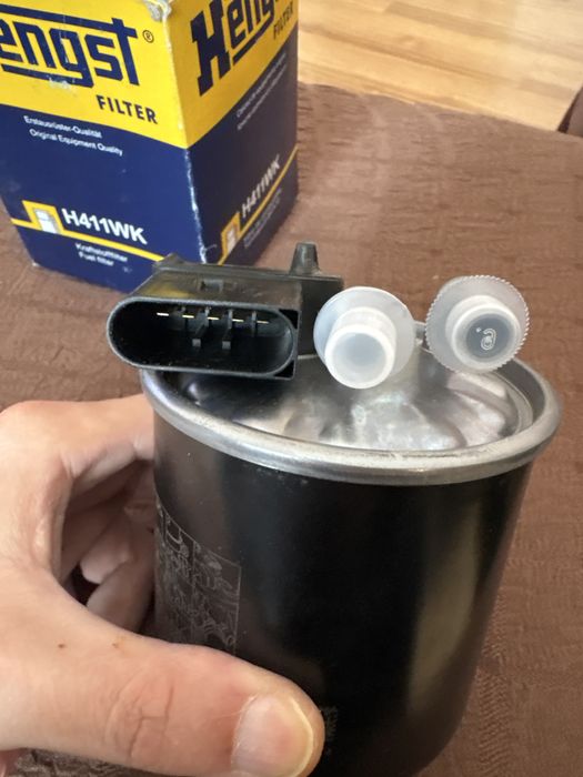 Горивен филтър Hengst H411WK