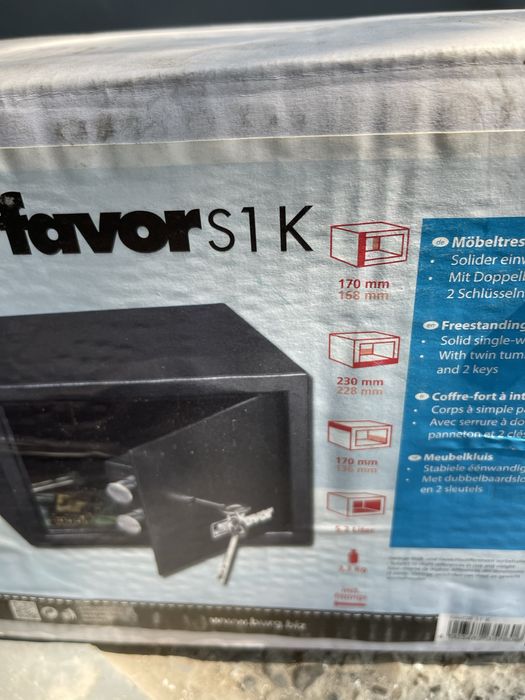 Seif metalic nou sigilat