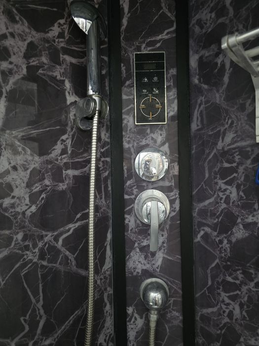 Душевая  кабинка