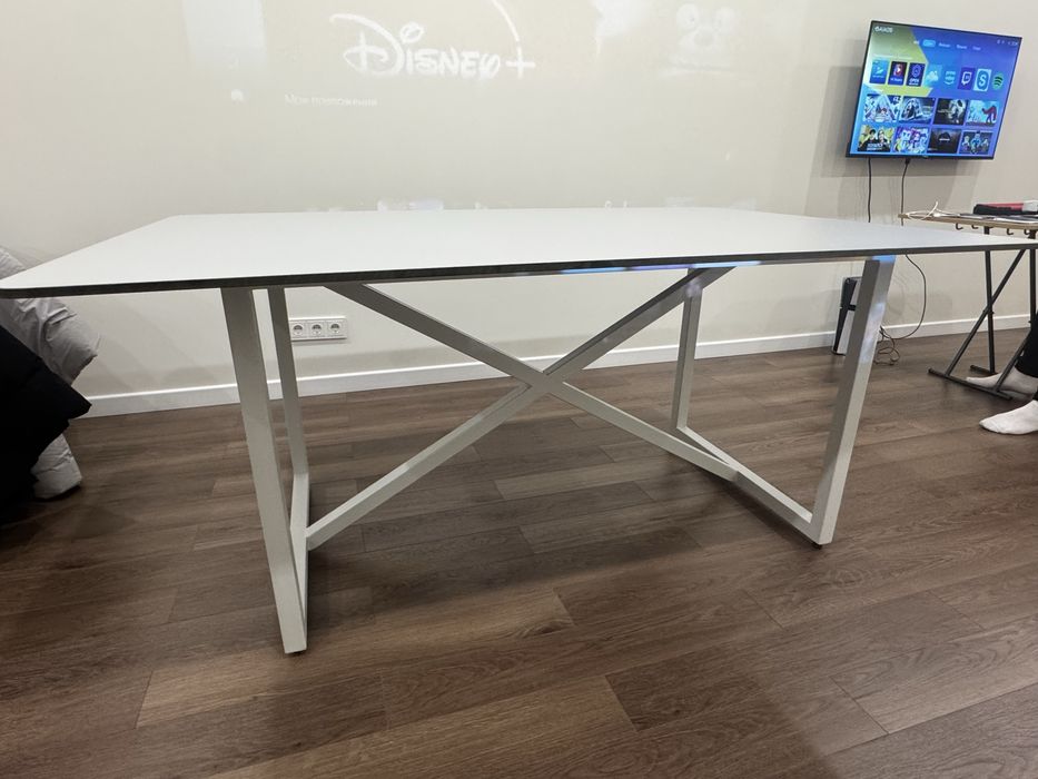 Продается новый стол, размеры: 170х110