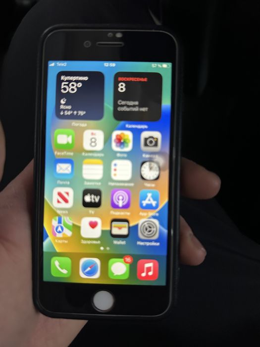 Айфон 8 в хорошем состояние