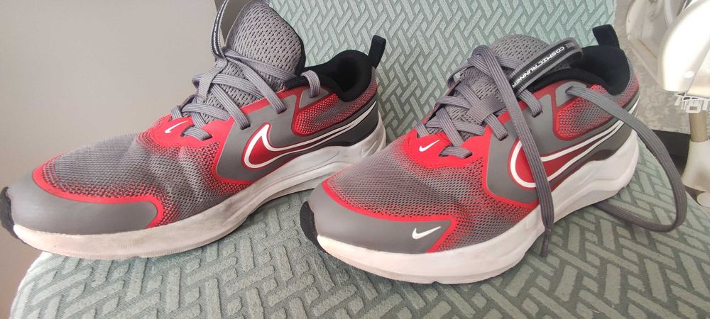 Обувки детски 38 номер. Nike оригинални-носени броени пъти.