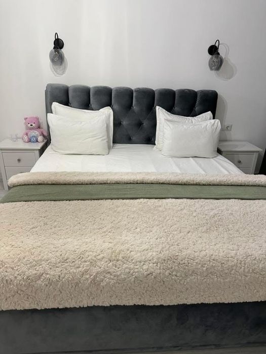 Pat matrimonial cu saltea ca nou