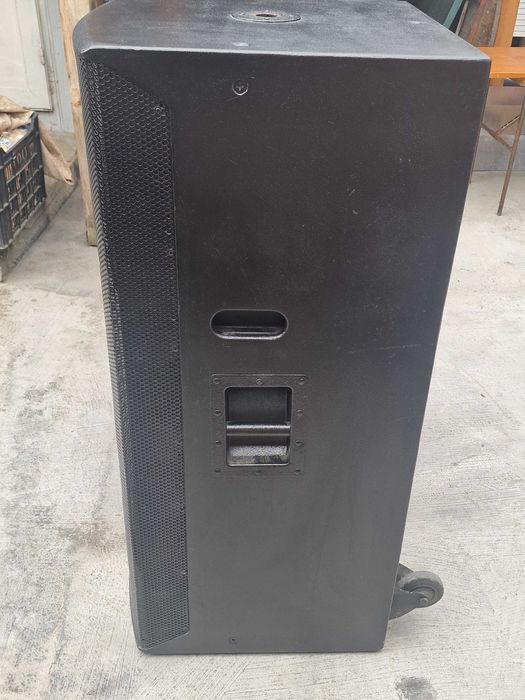 Продавам 2 бр. JBL каси