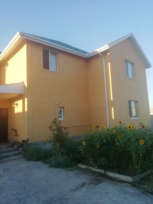 Продается двухэтажный дом