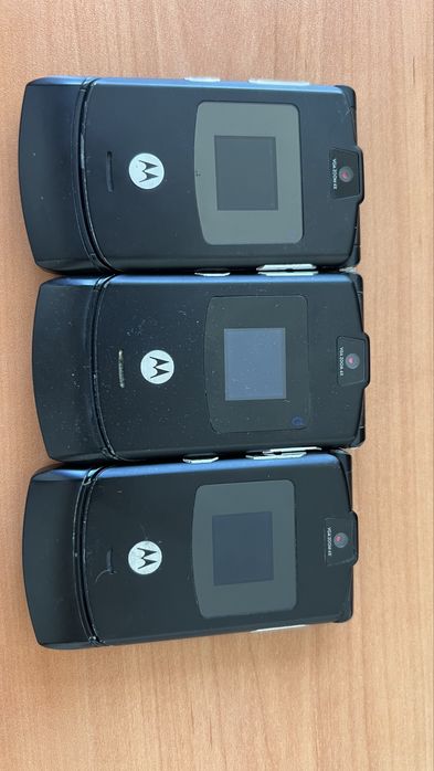 Motorola V3 - 3 броя