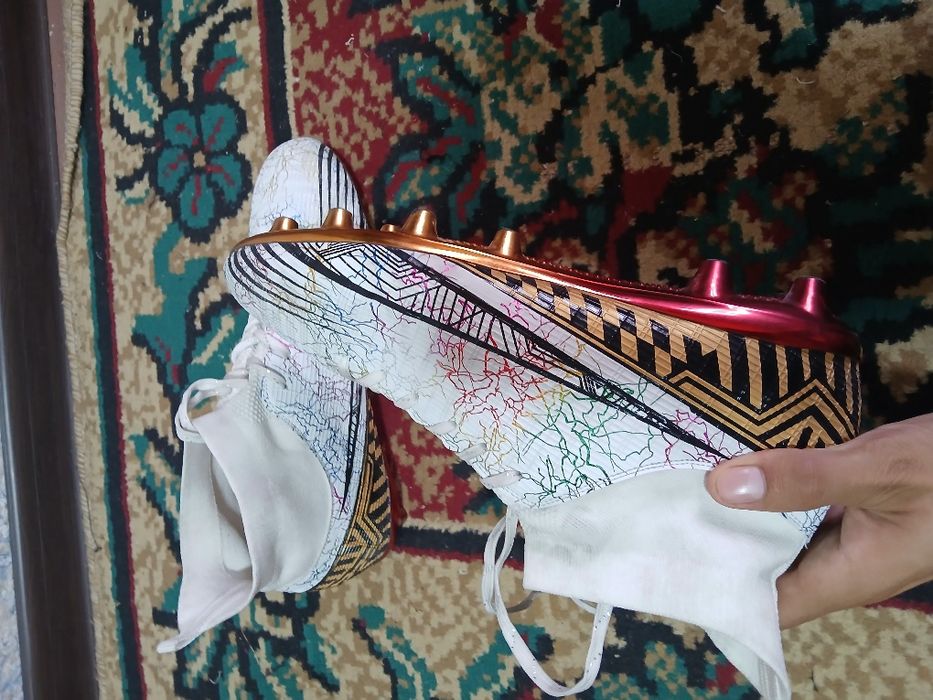 Fudbol butsasi ariginal