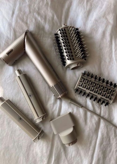 Продавам сешоар Shark Flexstyle 5in1