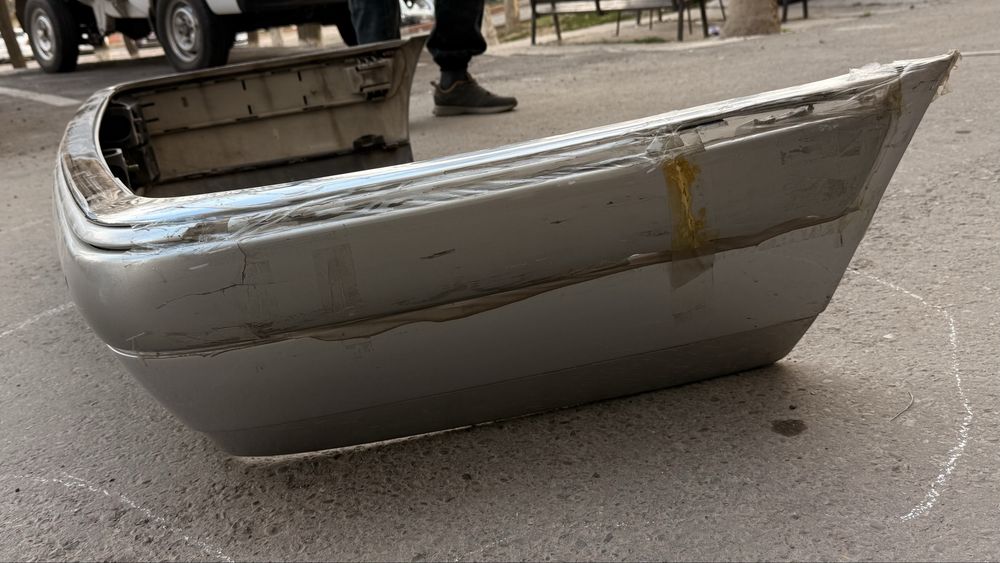 w210 Avangard orqa bamfer  sotiladi.Azgina ishi bor nikellari joyida