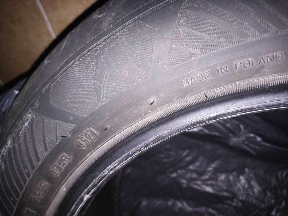 Set 4 anvelope GoodYear EfficientGRip Performance2 dot 3621, 215/55/17