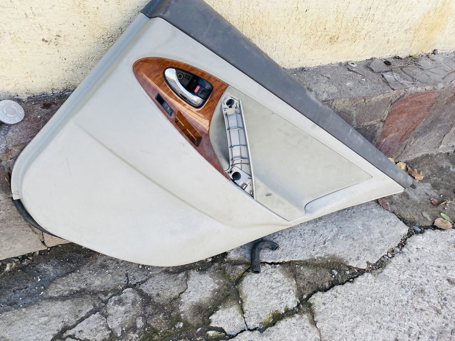 Обшивка зад правый от Camry/Камри 40