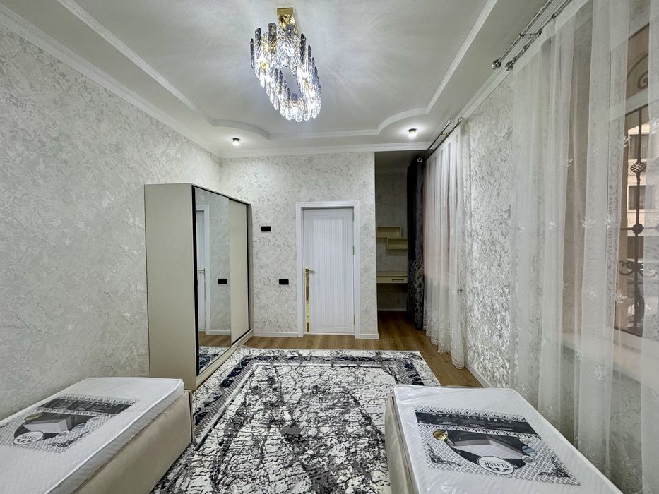 4х ком. квартира, на 1 этаже. Фрунзе