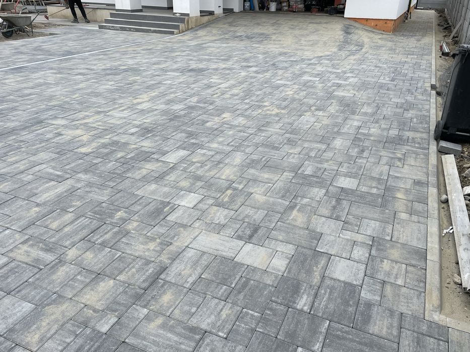 Transformam curtea ta | Montaj pavele Brasov | Borduri