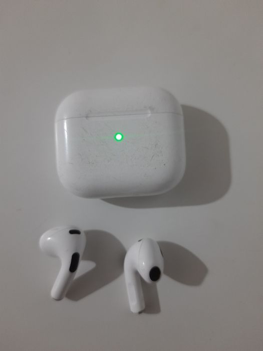 Наушник Аирподс..