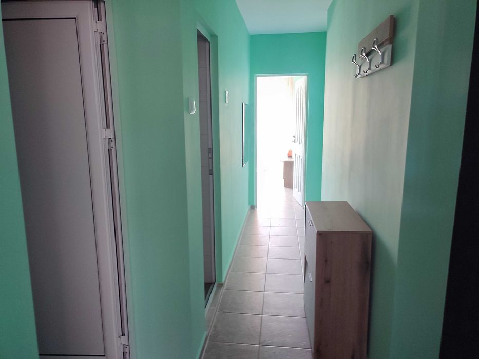 Дава се под наем Тристаен апартамент в Царево - 90 кв.м за 306 € - Снимка #2