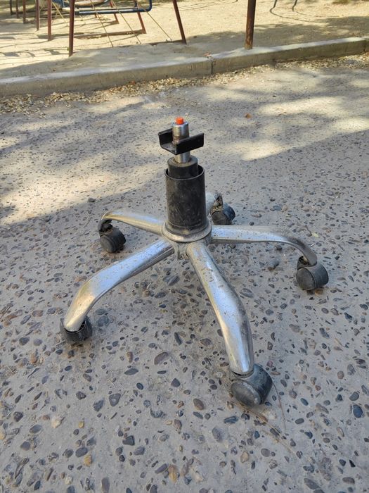 Кресло сотилади. Kreslo