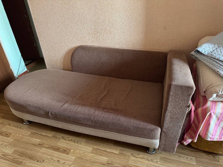Отдам угловой диван