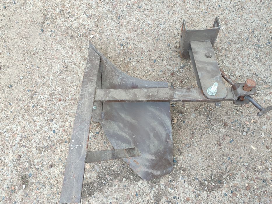 Продам плуг для мотоблока