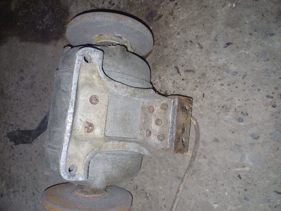 Polizor cu doua pietre