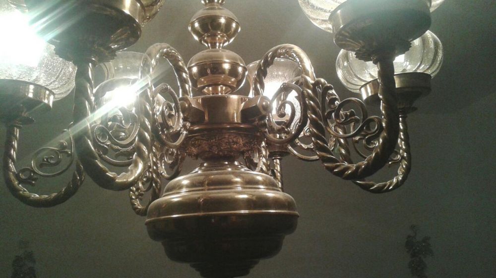 Candelabru-lustra din alama cu 6 brate