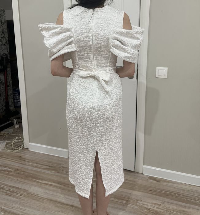 Платье белое 15к