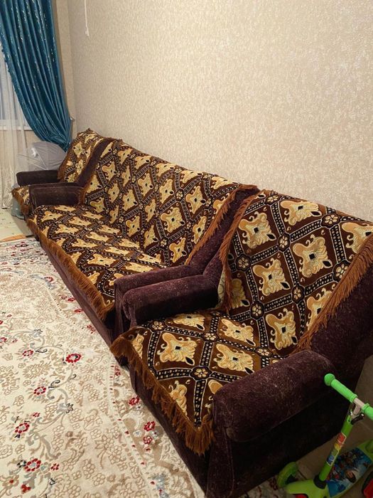 Диван с креслом